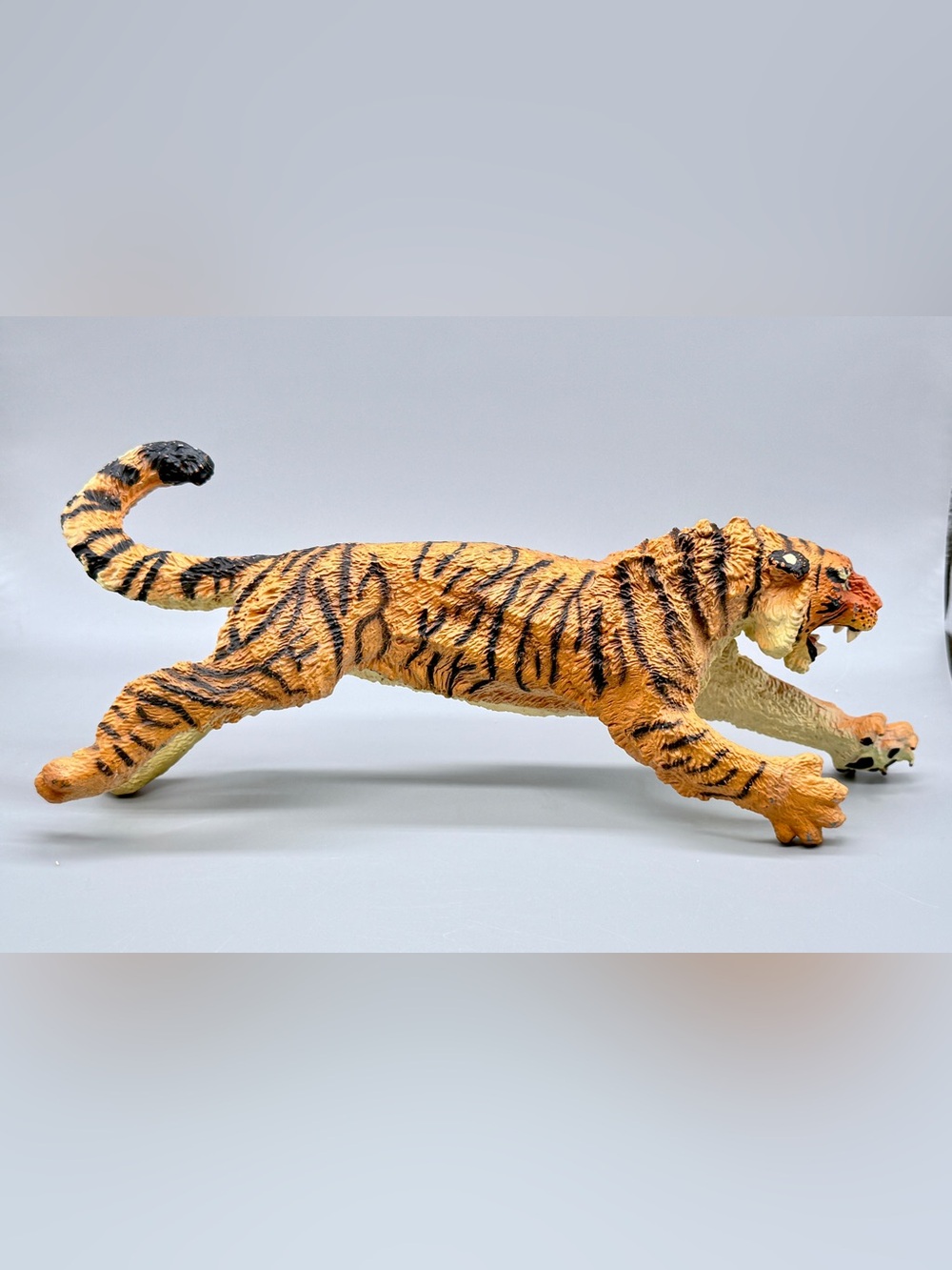 VINTAGE‼️ SAFARI LTD Jumping Attacking Leaping Pouncing SIBERIAN TIGER 11” EUC